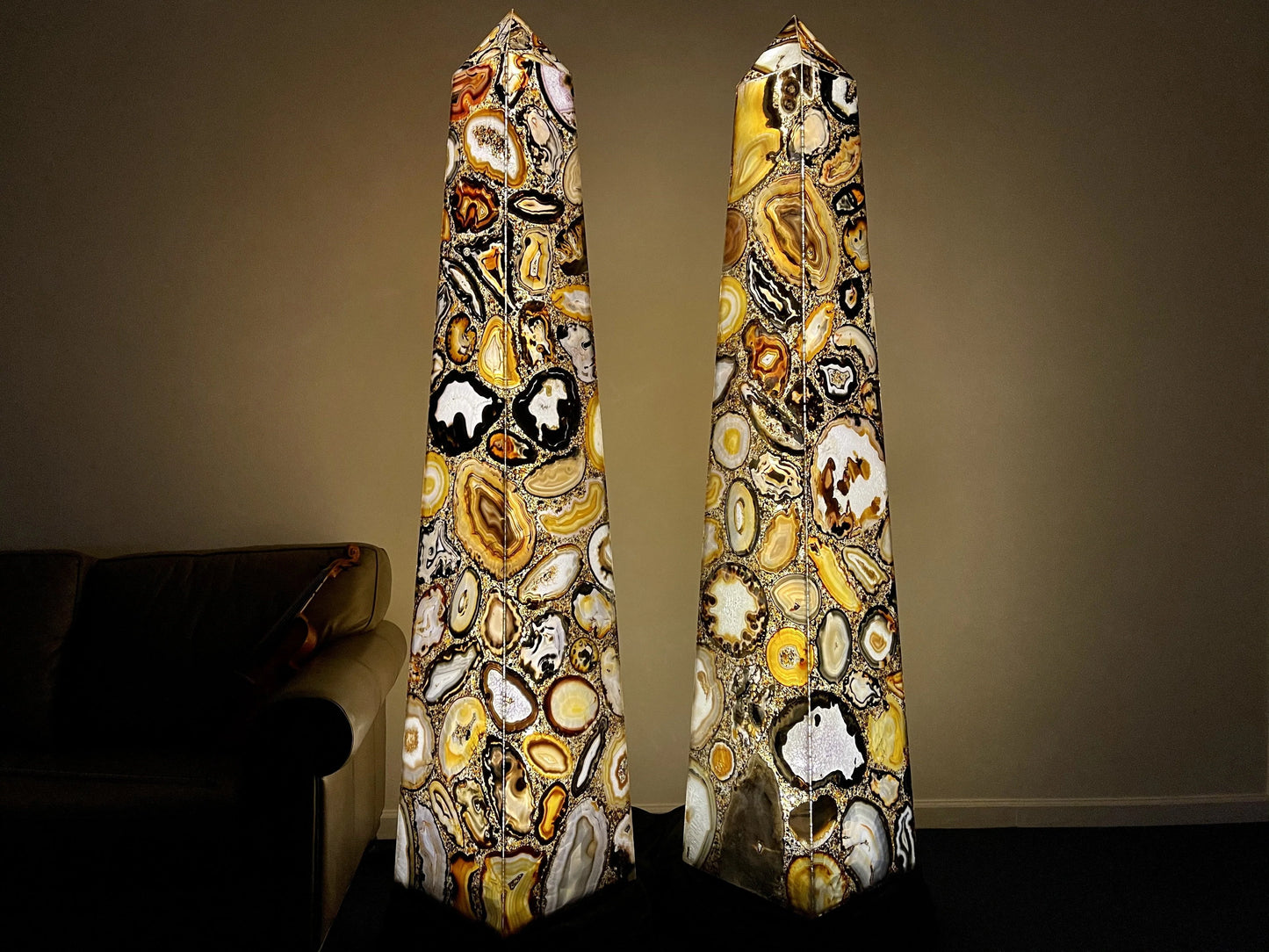 Luminous Agate Obelisk Lamp